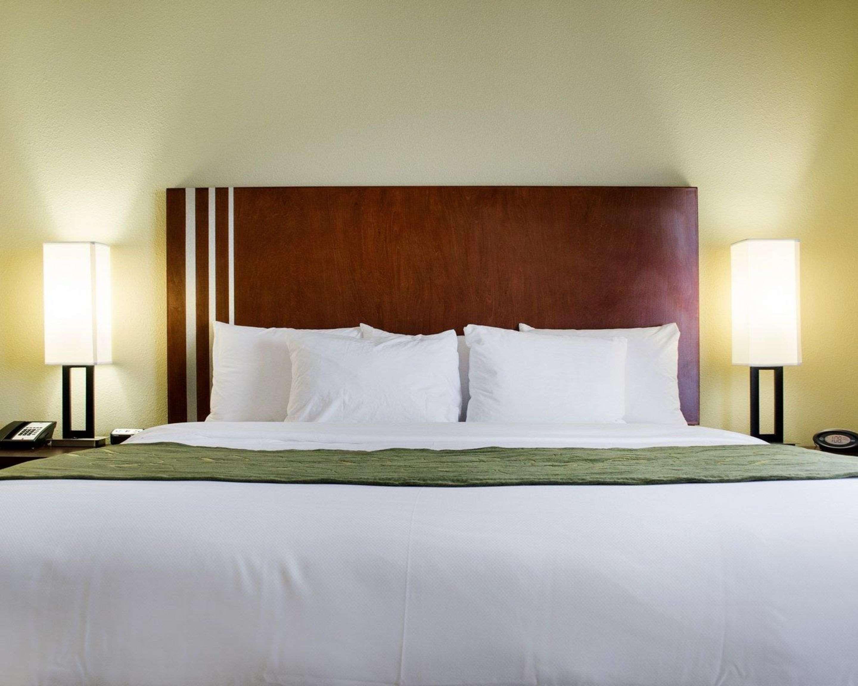 Comfort Suites Greenwood Bagian luar foto