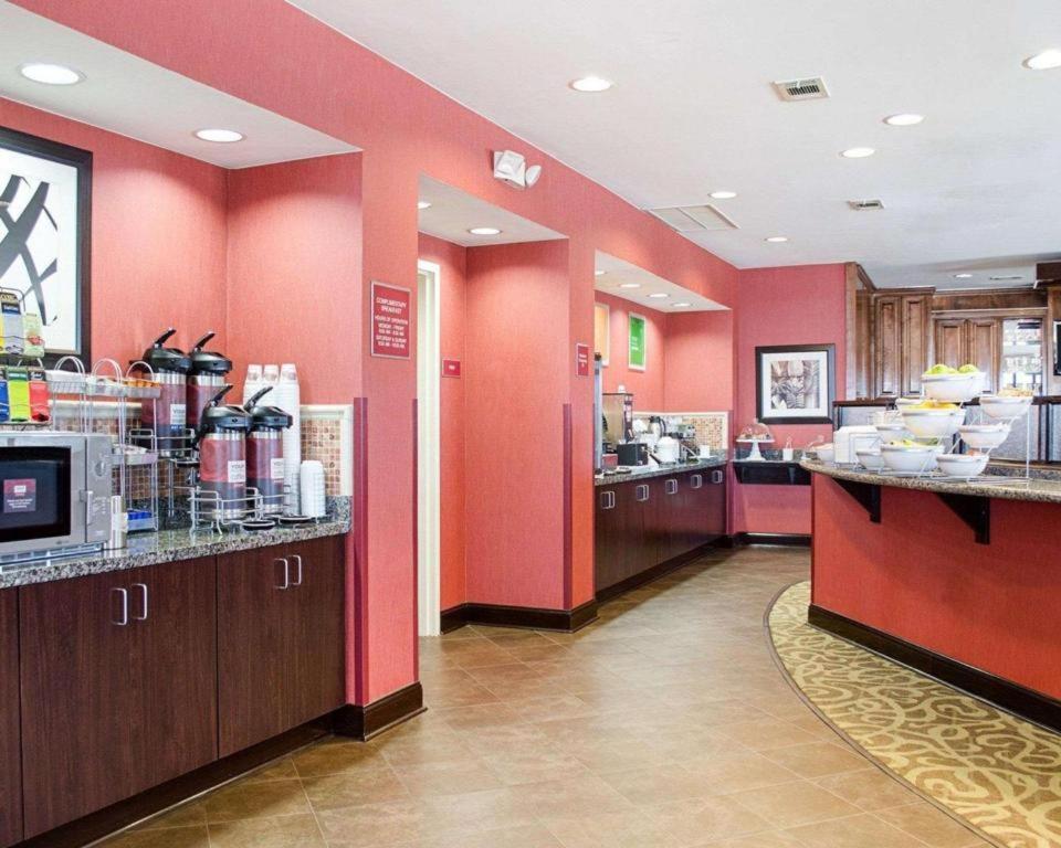 Comfort Suites Greenwood Bagian luar foto