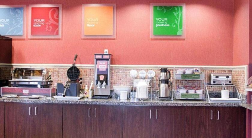 Comfort Suites Greenwood Bagian luar foto