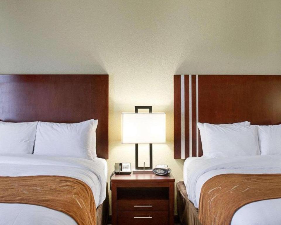 Comfort Suites Greenwood Bagian luar foto